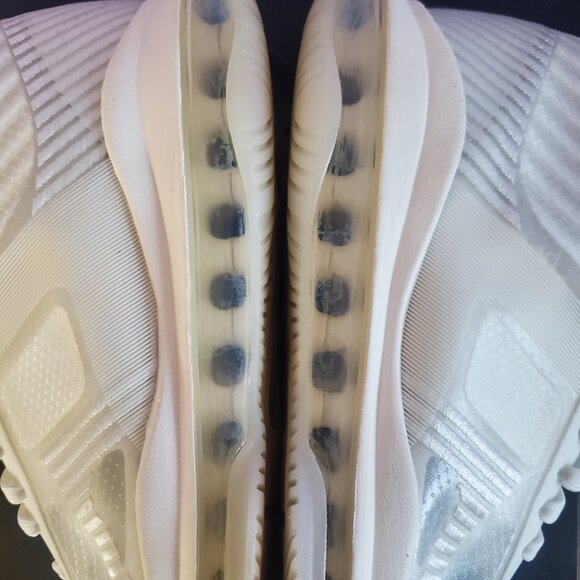 Men's size 7 / Women's 8 LeBron x John Elliot Nike Icon IQs White Ghost Sneakers - Picture 2 of 11